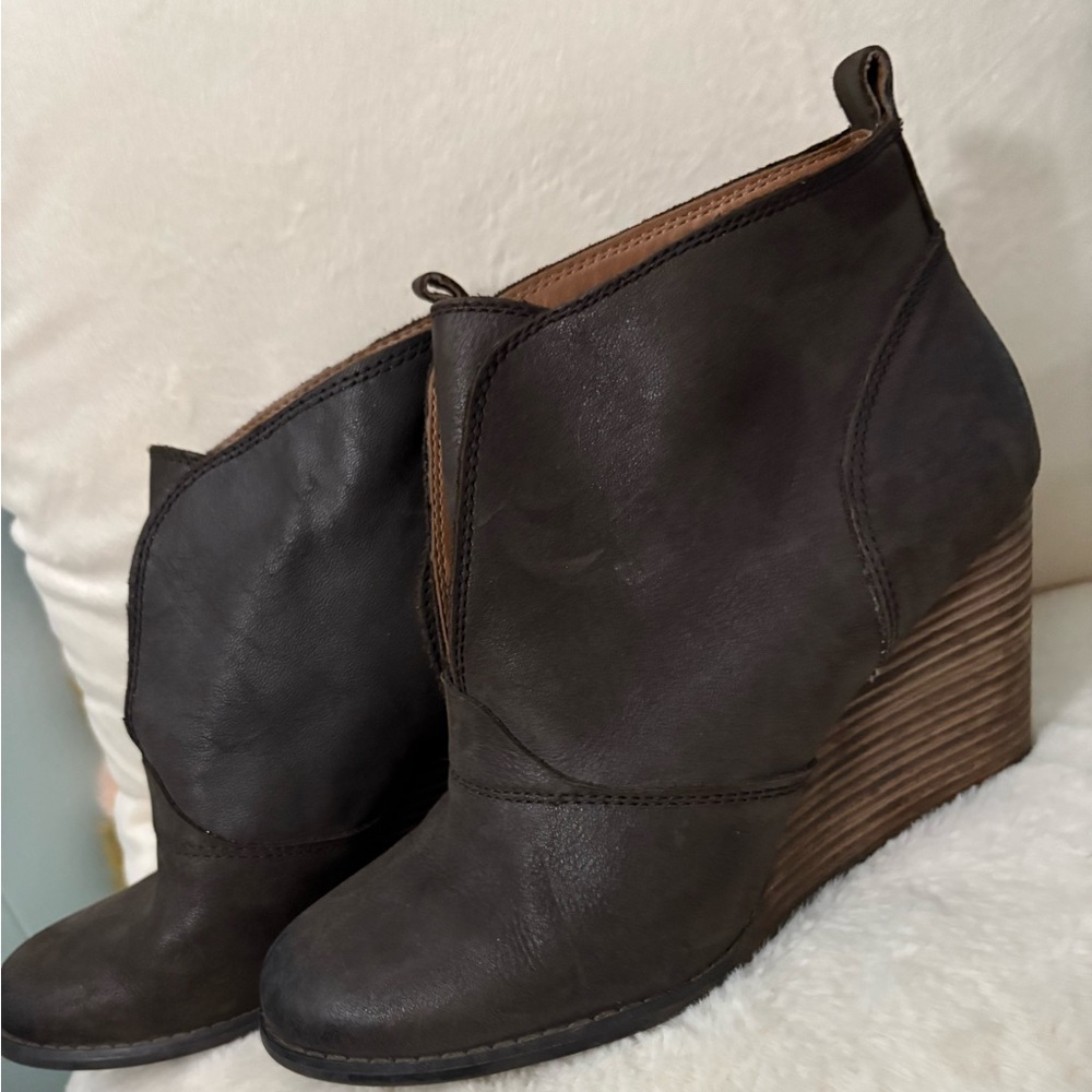 Brown wedge boots